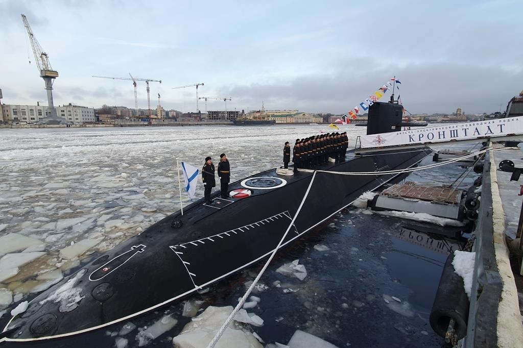 В состав ВМФ России вошла новая подводная лодка «Кронштадт»